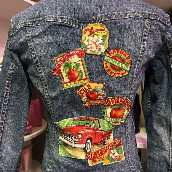 Levi Strauss & CO. Jean jacket with patches - Picture 5 of 11